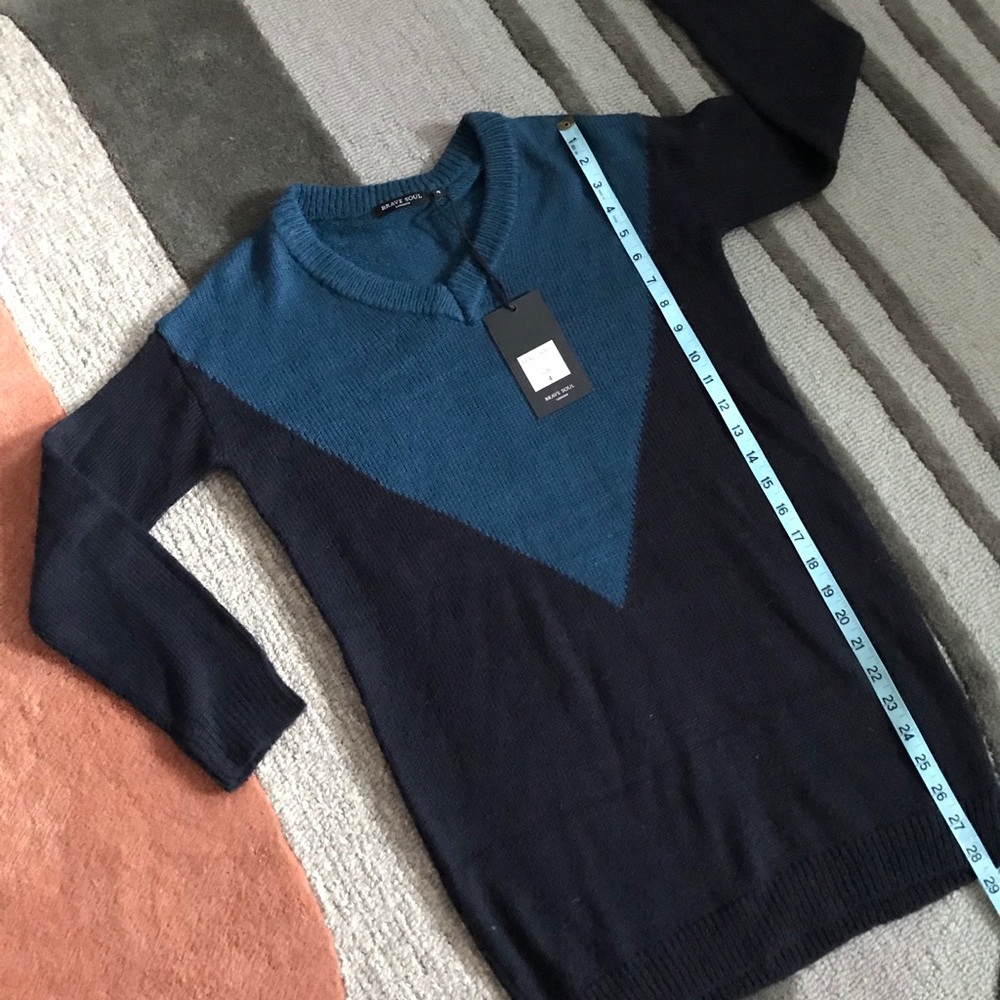 Brave Soul V-Neck Sweater w/Tags